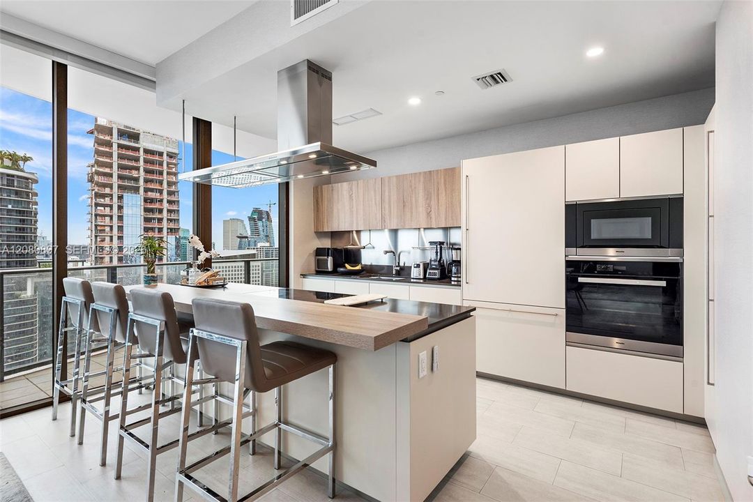 For Rent: $16,000 (3 beds, 3 baths, 1912 Square Feet)