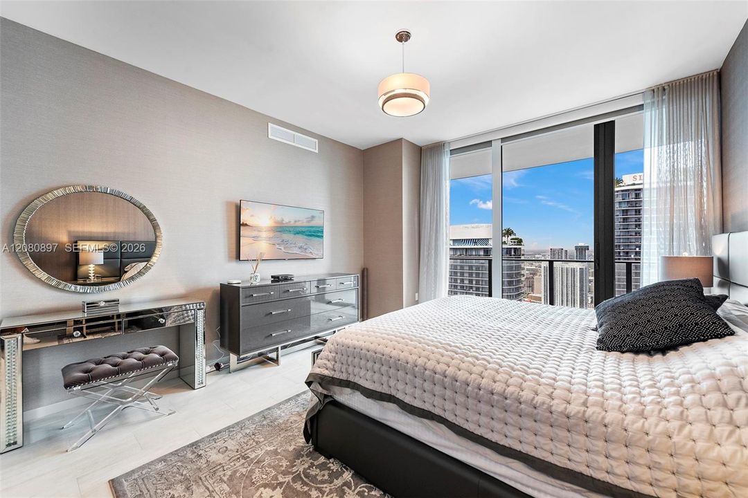 For Rent: $16,000 (3 beds, 3 baths, 1912 Square Feet)