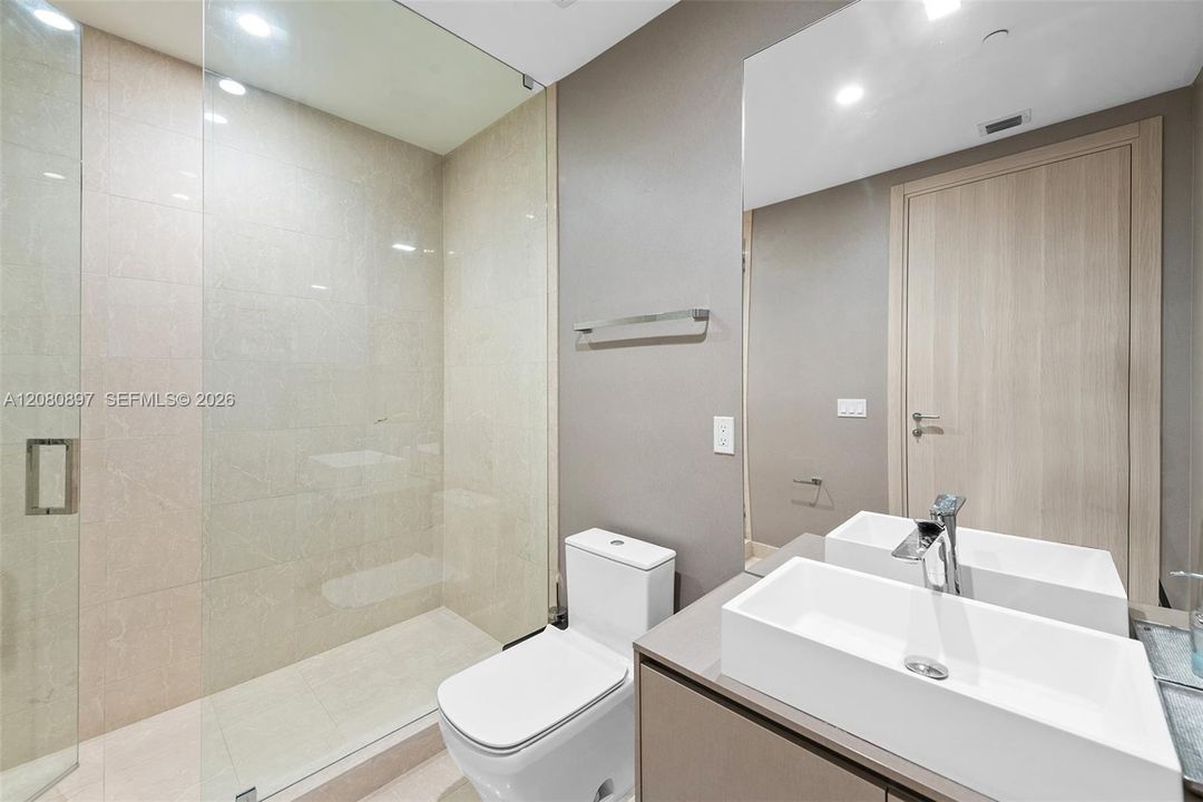 For Rent: $16,000 (3 beds, 3 baths, 1912 Square Feet)