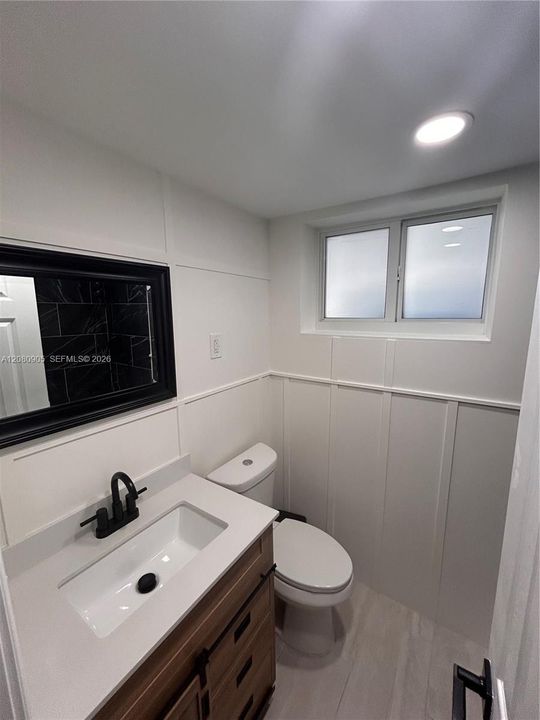 For Rent: $2,300 (2 beds, 1 baths, 740 Square Feet)