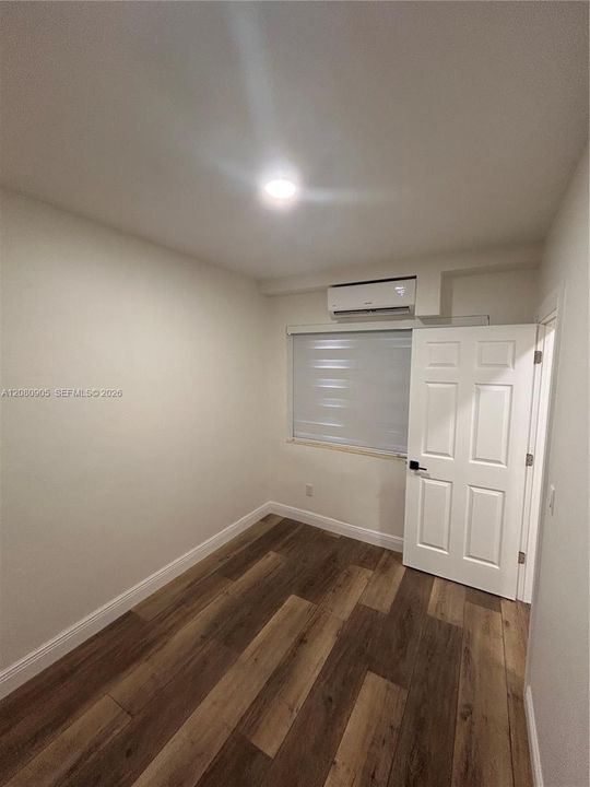 For Rent: $2,300 (2 beds, 1 baths, 740 Square Feet)