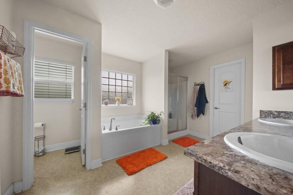 primarybath2.jpg-SMALL