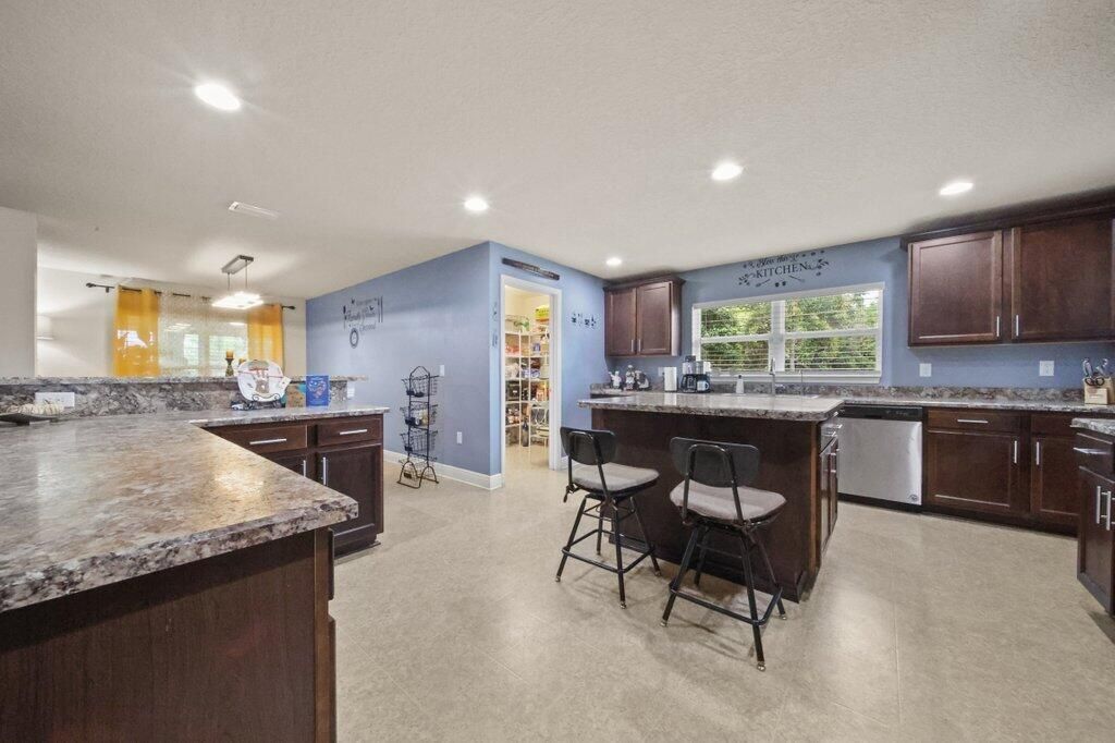 kitchen2.jpg-SMALL
