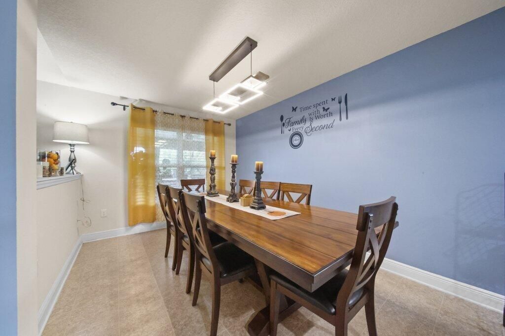 dining1.jpg-SMALL