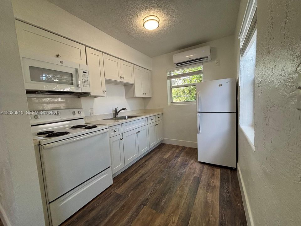 出租: $1,450 (0 贝兹, 1 浴室, 0 平方英尺)