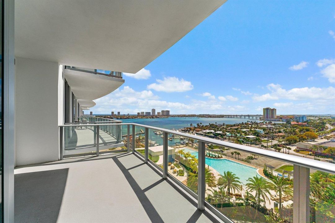 068-220LakeShoreDr-1219-WestPalmBeach-SM