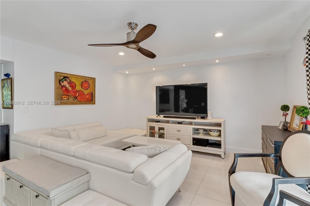В аренду: $5,950 (4 спален, 3 ванн, 2240 Квадратных фут)