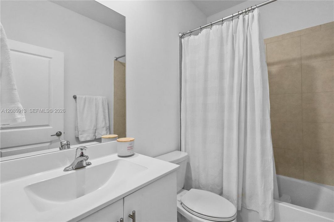 В аренду: $3,300 (3 спален, 2 ванн, 1403 Квадратных фут)