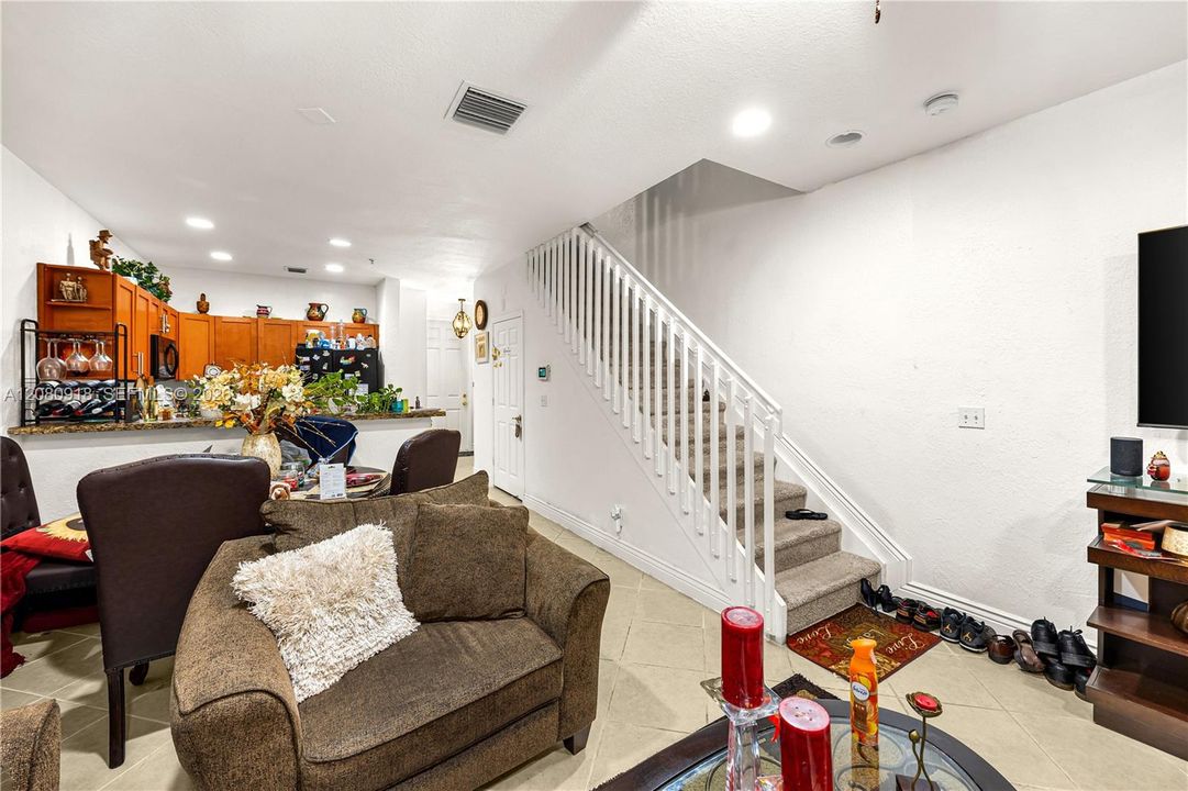 For Sale: $349,999 (3 beds, 2 baths, 2050 Square Feet)