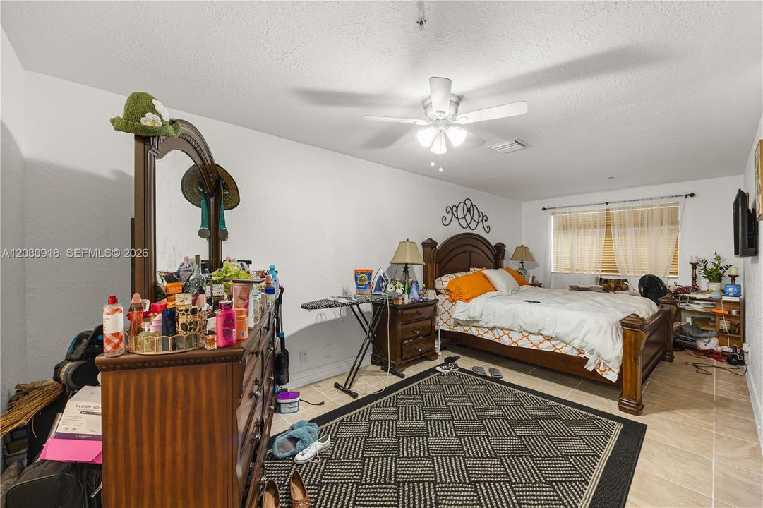 For Sale: $349,999 (3 beds, 2 baths, 2050 Square Feet)