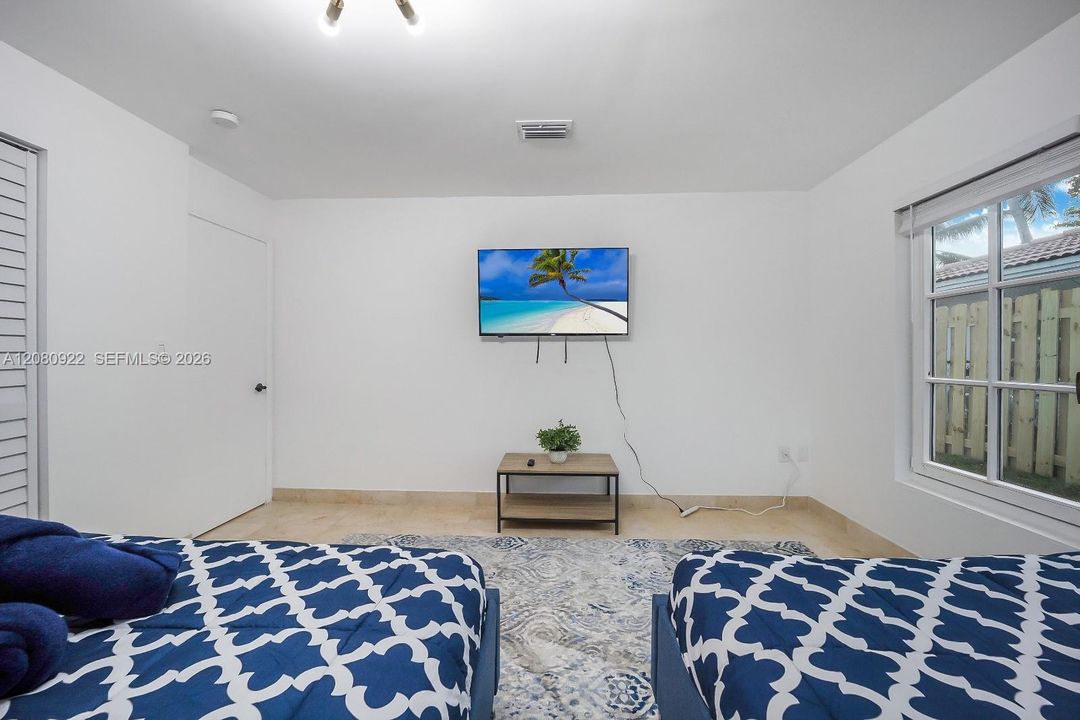 В аренду: $8,200 (4 спален, 3 ванн, 2240 Квадратных фут)
