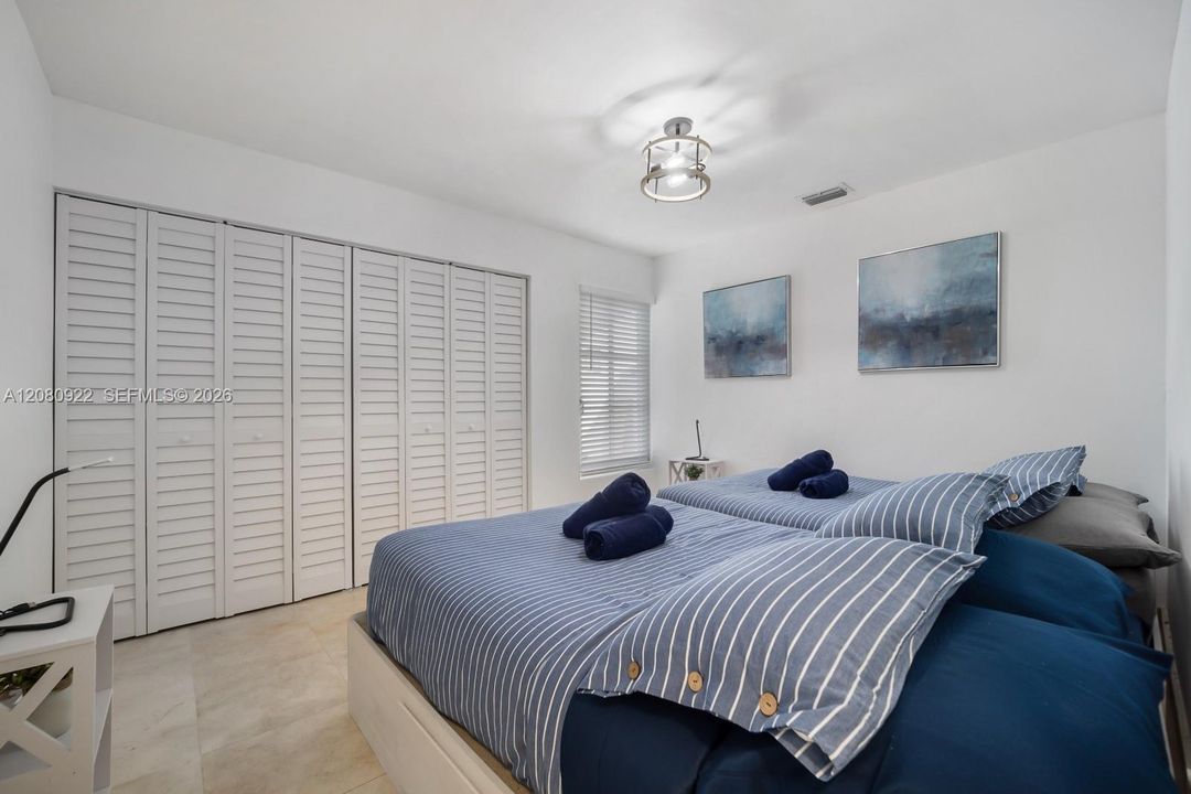 В аренду: $8,200 (4 спален, 3 ванн, 2240 Квадратных фут)