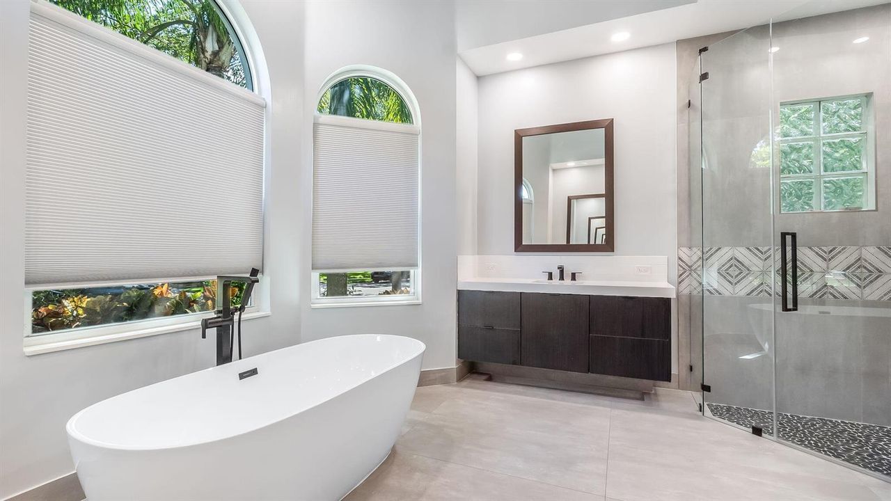 Primary Bathroom w tub & Shower