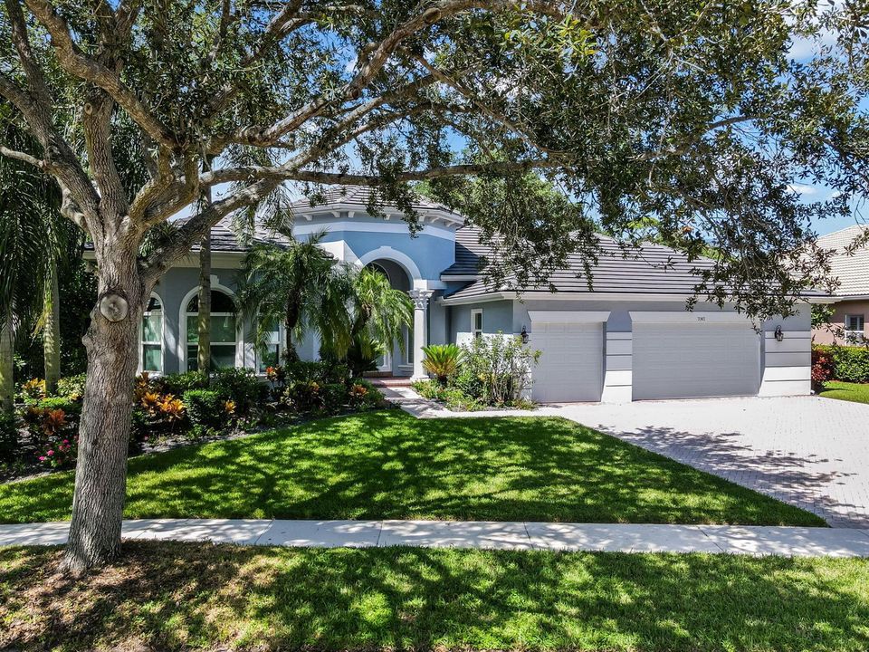 7083 NW 71st Manor