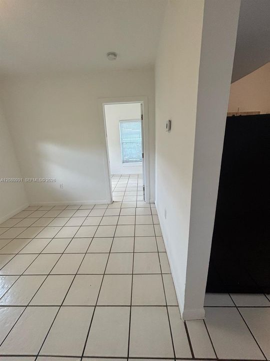 For Rent: $1,400 (1 beds, 1 baths, 420 Square Feet)