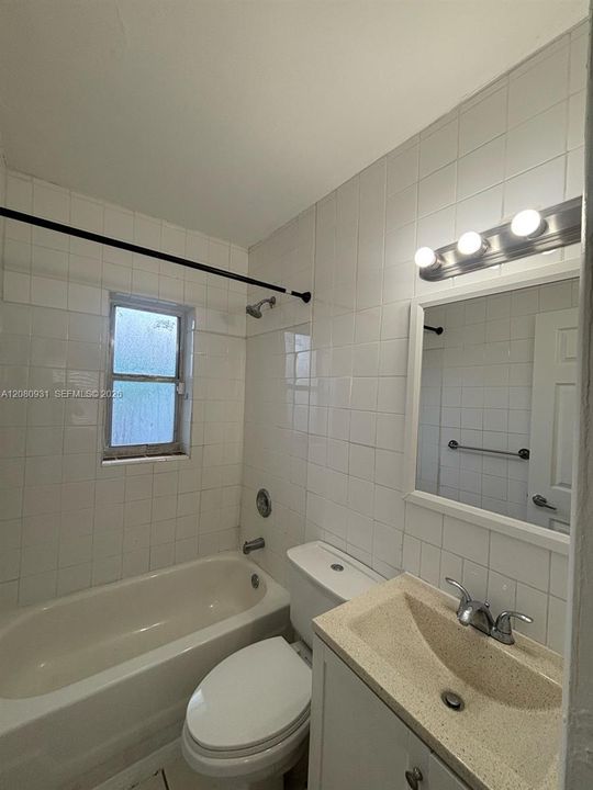 For Rent: $1,400 (1 beds, 1 baths, 420 Square Feet)