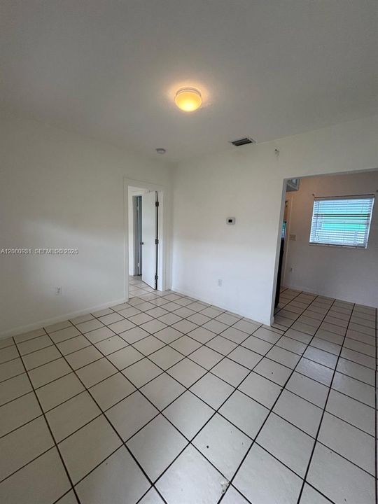For Rent: $1,400 (1 beds, 1 baths, 420 Square Feet)