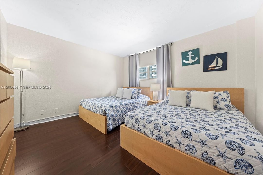 For Rent: $2,750 (1 beds, 1 baths, 874 Square Feet)