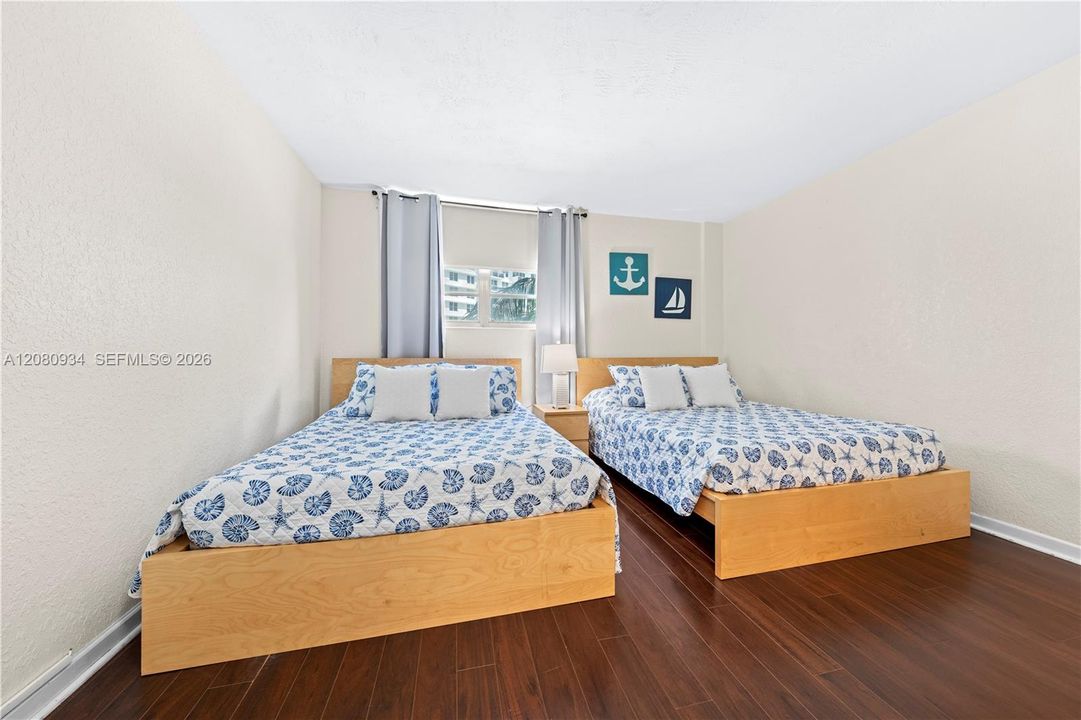 For Rent: $2,750 (1 beds, 1 baths, 874 Square Feet)