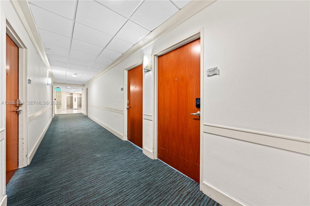 For Rent: $2,750 (1 beds, 1 baths, 874 Square Feet)