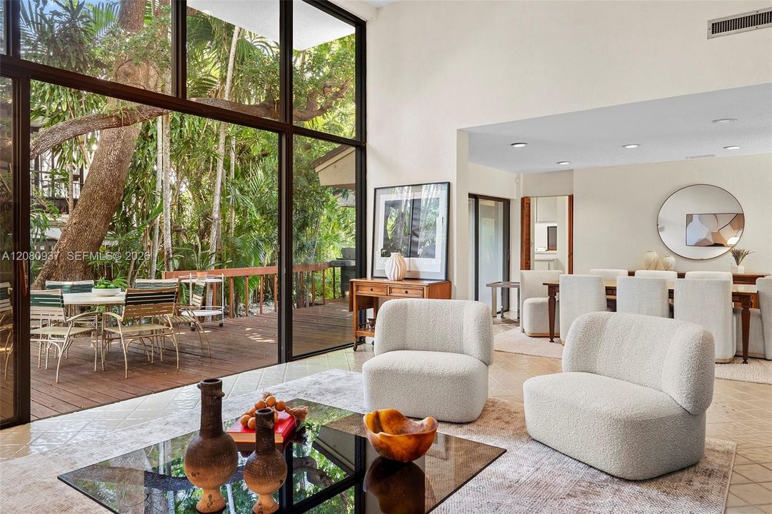 En Venta: $2,895,000 (3 camas, 2 baños, 2772 Pies cuadrados)
