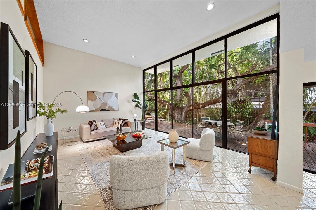 En Venta: $2,895,000 (3 camas, 2 baños, 2772 Pies cuadrados)