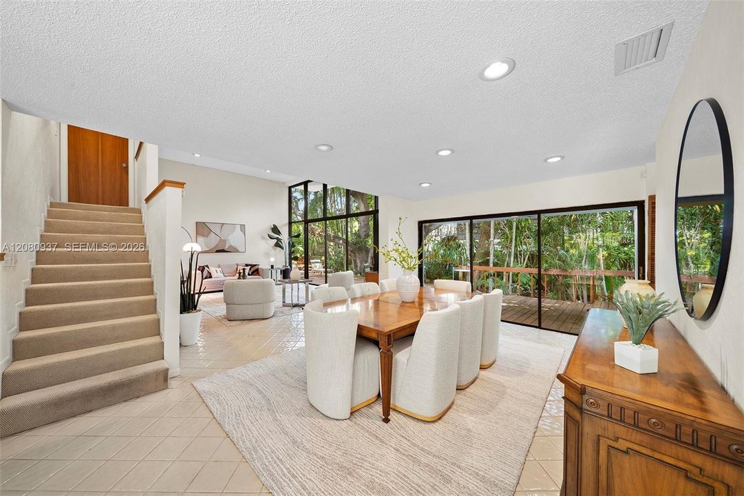 En Venta: $2,895,000 (3 camas, 2 baños, 2772 Pies cuadrados)