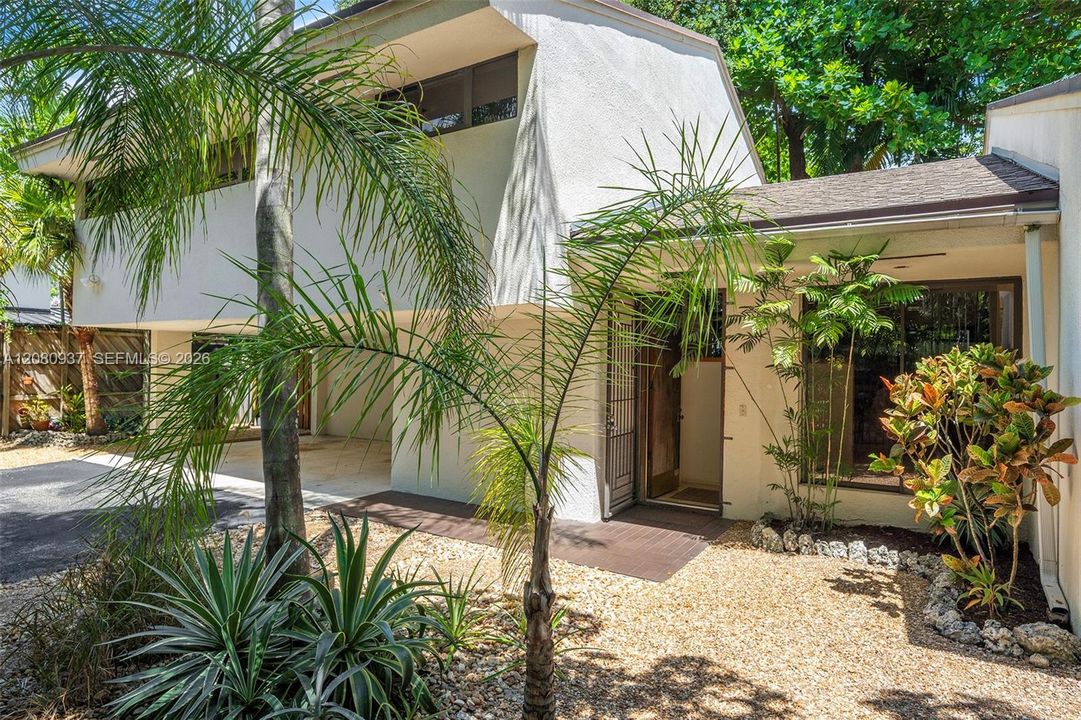 En Venta: $2,895,000 (3 camas, 2 baños, 2772 Pies cuadrados)