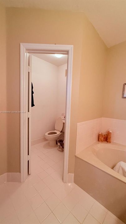For Sale: $565,000 (3 beds, 2 baths, 1753 Square Feet)