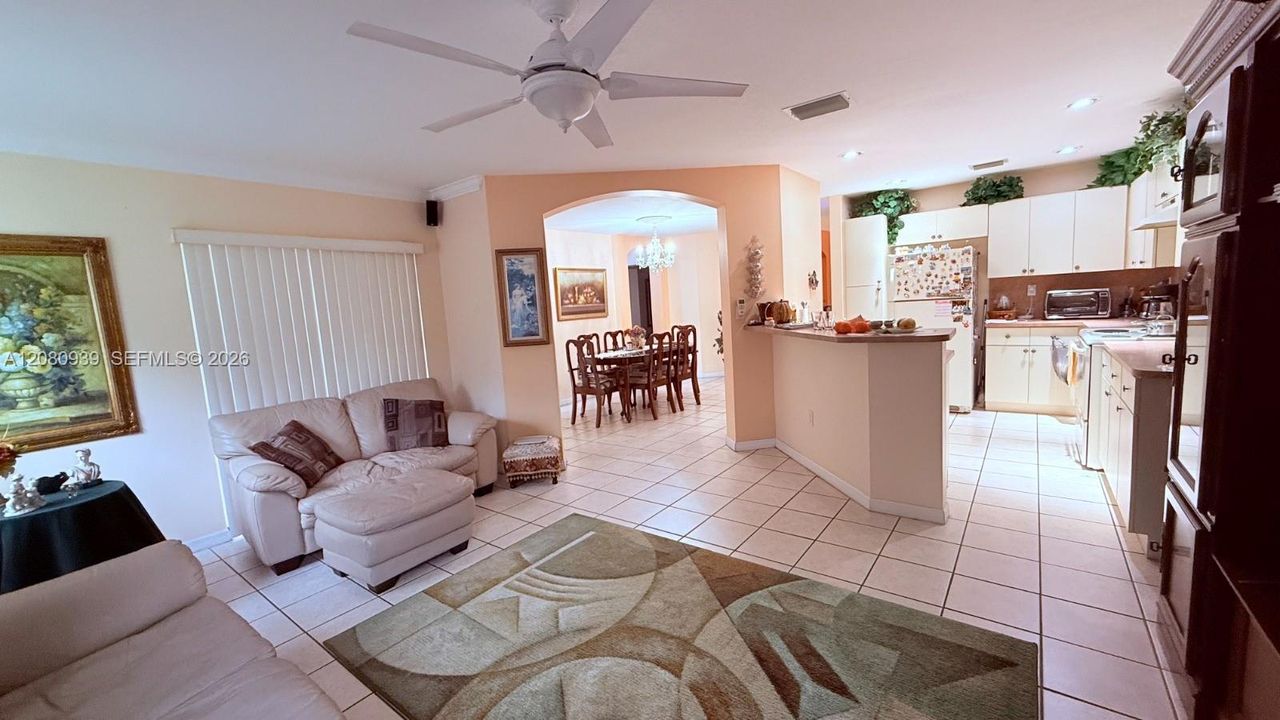 For Sale: $565,000 (3 beds, 2 baths, 1753 Square Feet)