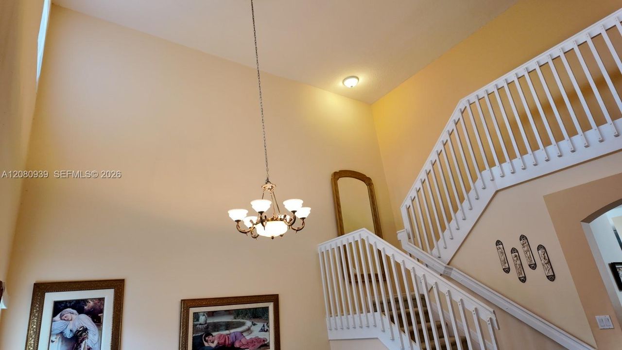 For Sale: $565,000 (3 beds, 2 baths, 1753 Square Feet)