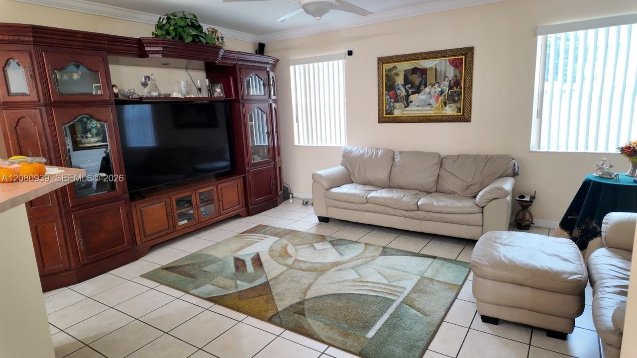 For Sale: $565,000 (3 beds, 2 baths, 1753 Square Feet)