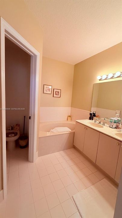 For Sale: $565,000 (3 beds, 2 baths, 1753 Square Feet)