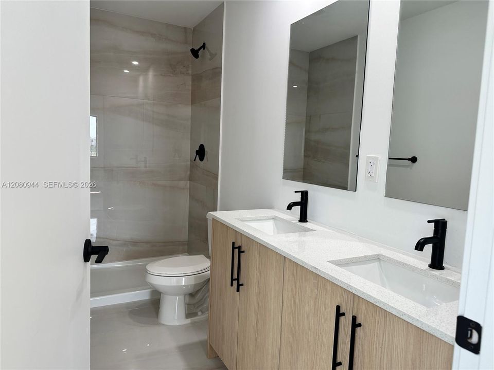 For Rent: $3,300 (5 beds, 4 baths, 1902 Square Feet)