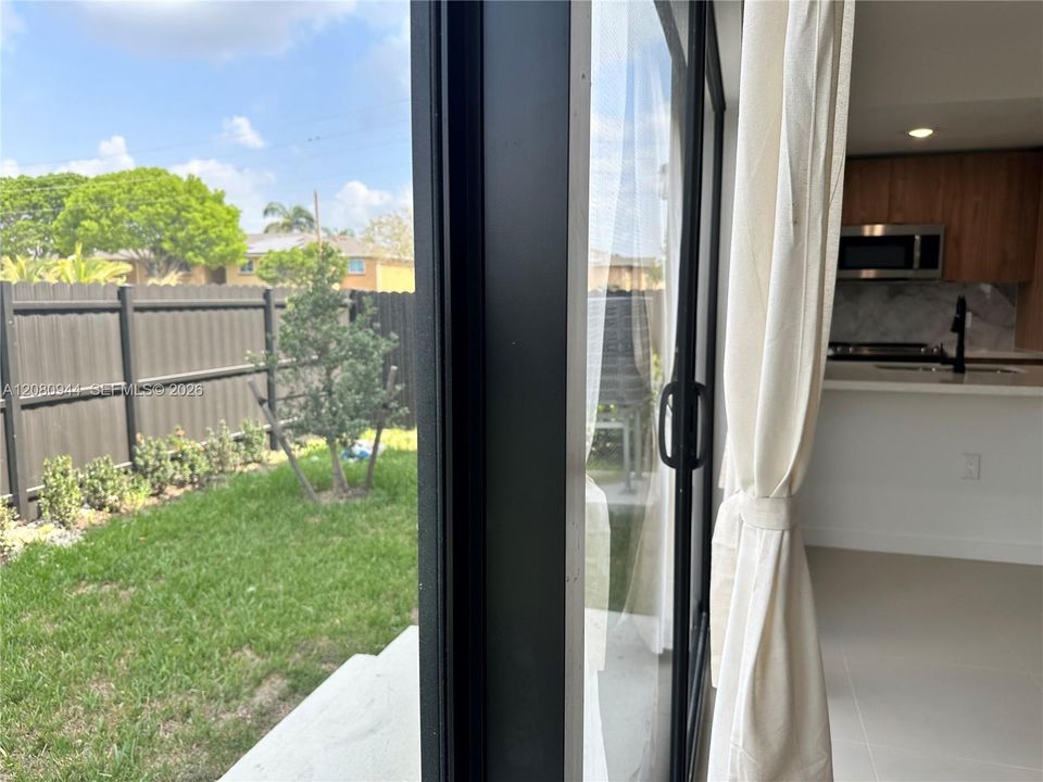 For Rent: $3,300 (5 beds, 4 baths, 1902 Square Feet)
