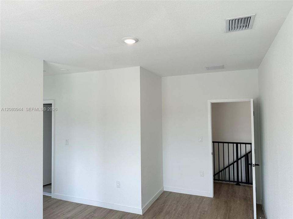 For Rent: $3,300 (5 beds, 4 baths, 1902 Square Feet)