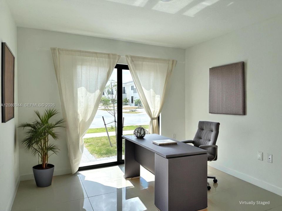 For Rent: $3,300 (5 beds, 4 baths, 1902 Square Feet)