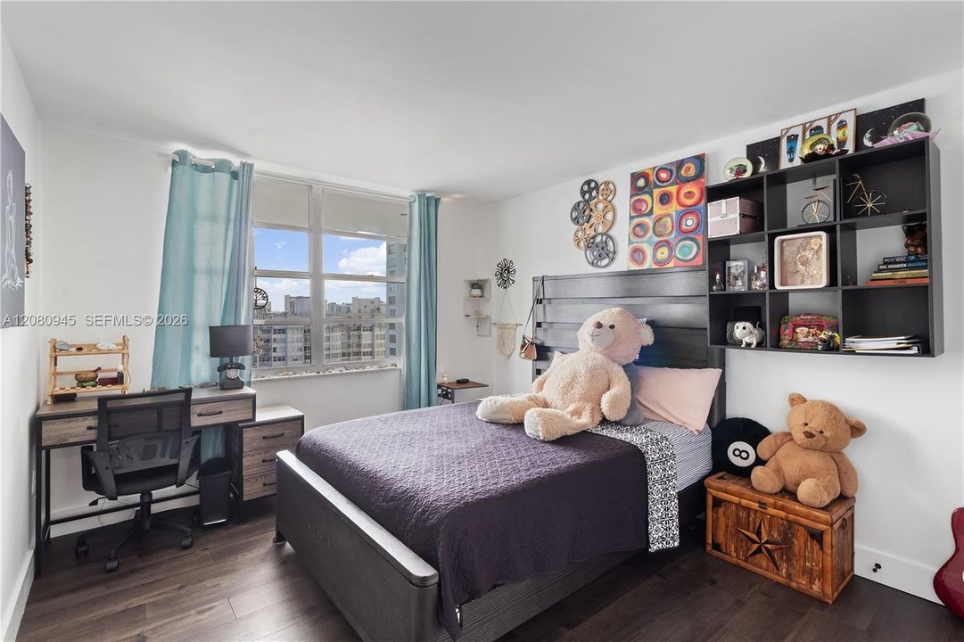 На продажу: $249,000 (2 спален, 2 ванн, 1058 Квадратных фут)