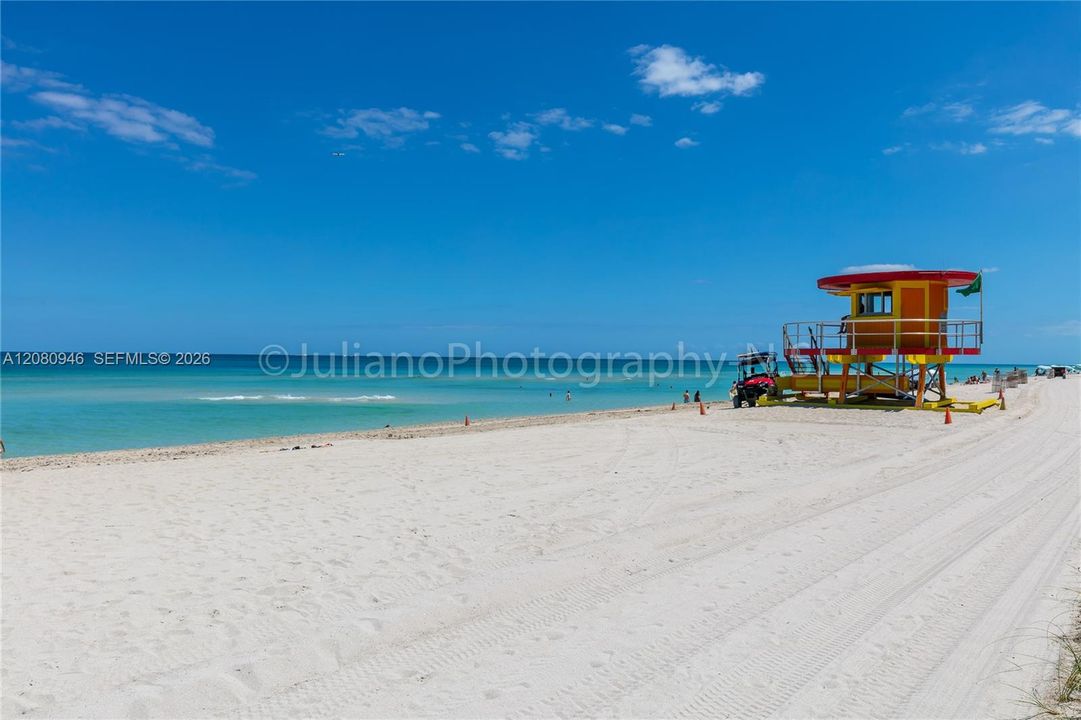 For Rent: $3,800 (1 beds, 1 baths, 812 Square Feet)