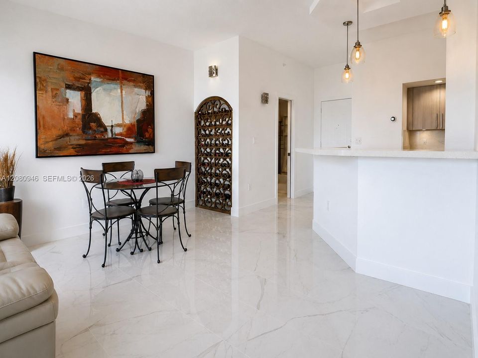 For Rent: $3,800 (1 beds, 1 baths, 812 Square Feet)