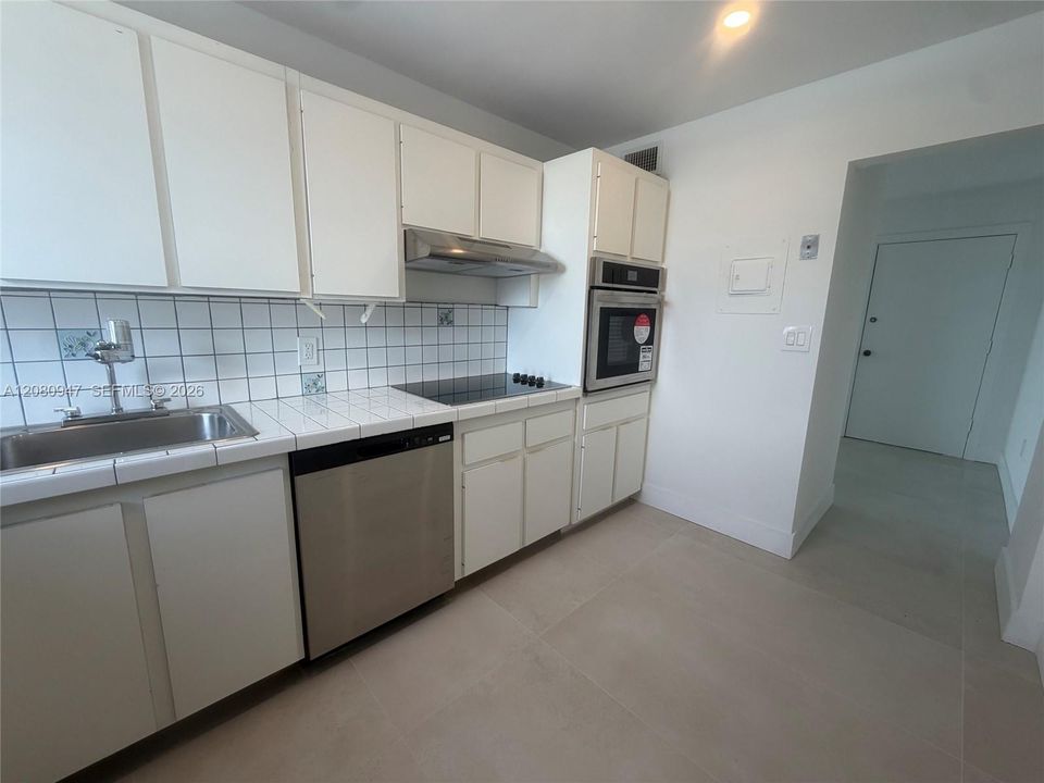 В аренду: $2,750 (1 спален, 1 ванн, 845 Квадратных фут)