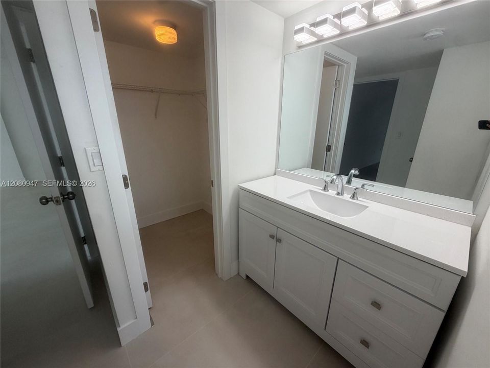 В аренду: $2,750 (1 спален, 1 ванн, 845 Квадратных фут)