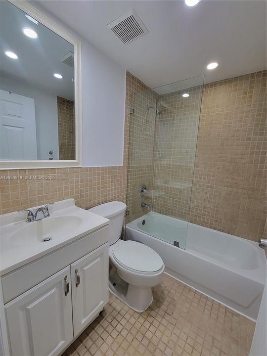 For Rent: $1,900 (1 beds, 1 baths, 448 Square Feet)