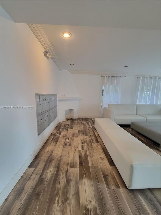 For Rent: $1,900 (1 beds, 1 baths, 448 Square Feet)