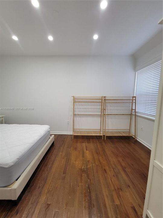 For Rent: $1,900 (1 beds, 1 baths, 448 Square Feet)