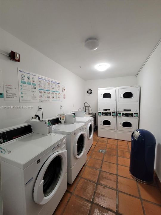 For Rent: $1,900 (1 beds, 1 baths, 448 Square Feet)