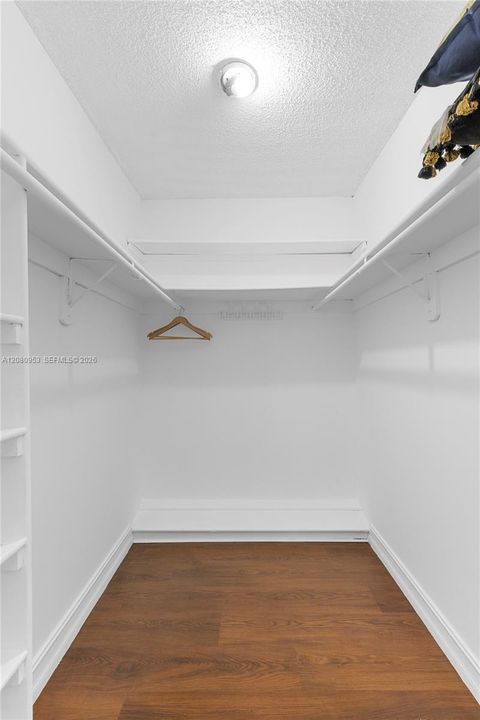 For Sale: $75,000 (1 beds, 1 baths, 640 Square Feet)