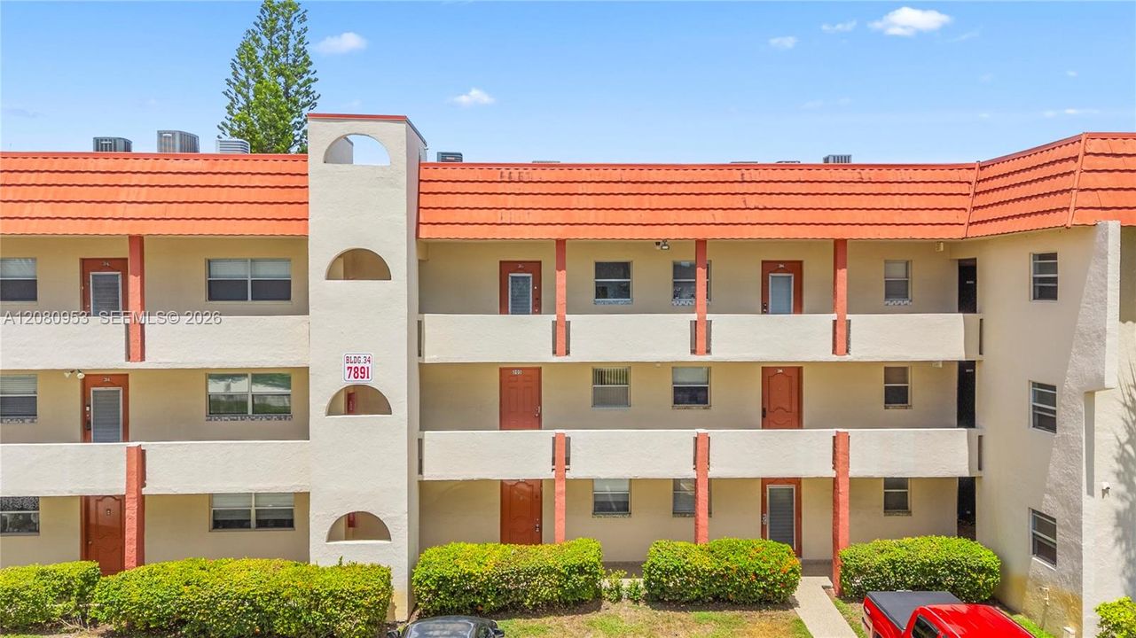 For Sale: $75,000 (1 beds, 1 baths, 640 Square Feet)