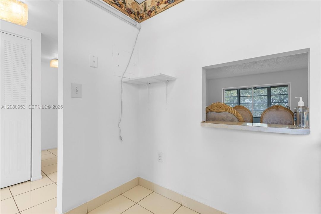 For Sale: $75,000 (1 beds, 1 baths, 640 Square Feet)