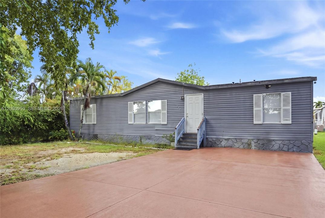 For Sale: $275,000 (4 beds, 2 baths, 1430 Square Feet)